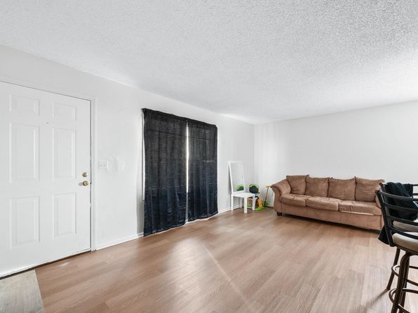 wichita-kansas-2062429182 picture