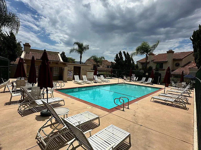 402 Country Club Dr #B — Photo 34