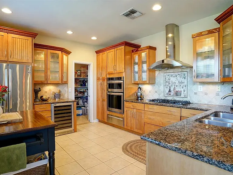 522 Woodlake Dr — Photo 16