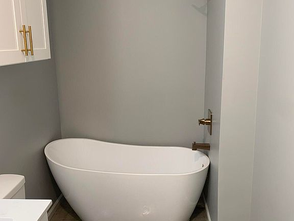 4th image of 1152 Madeline Hts #B