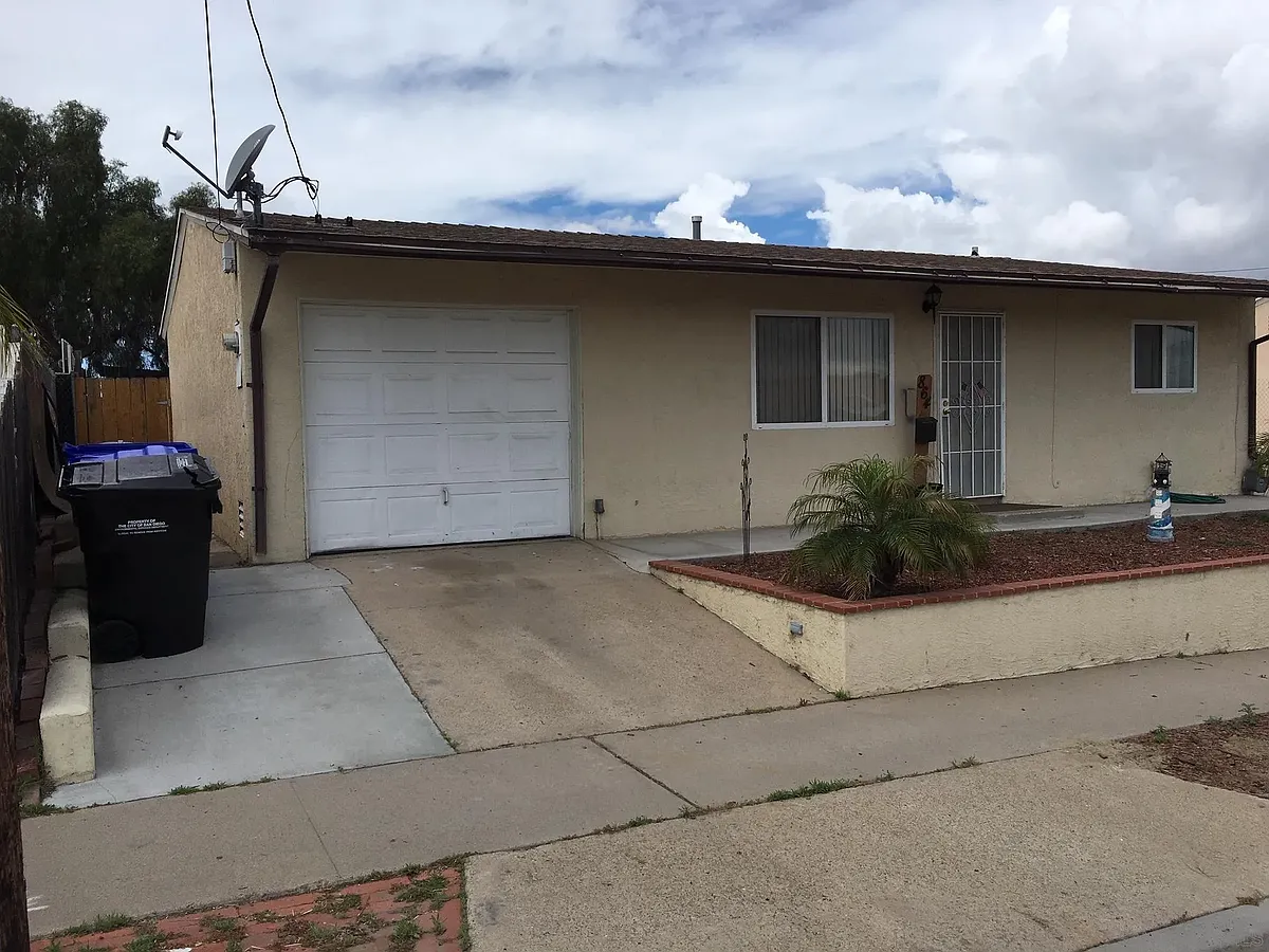Building Photo - 864 Glencoe Dr