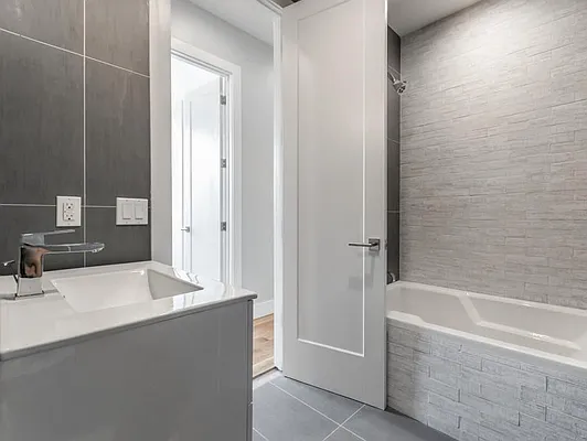 Rented by Bruma Realty LLC | media 31