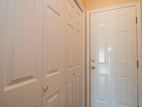 5th image of 21635 Bentwood Dr