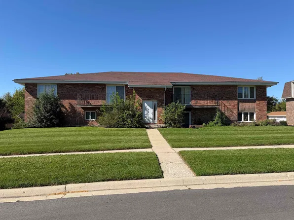 1768 S Hance Dr APT 2, Freeport, IL 61032