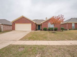 8018 McMurtry Dr, Arlington, TX 76002