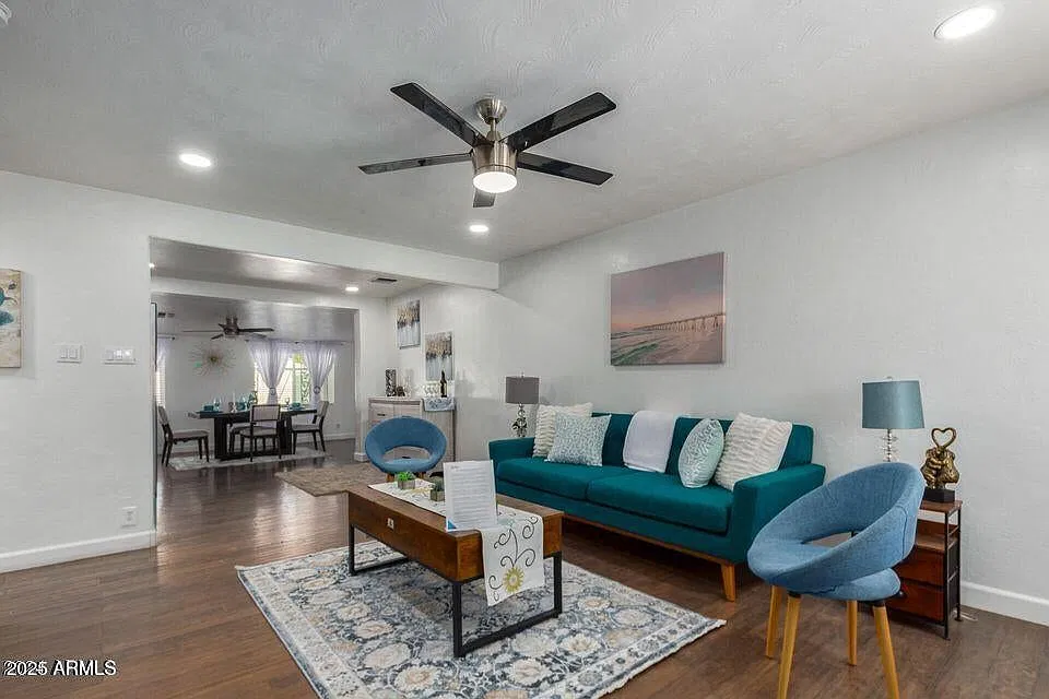 5 bed, 1983 sqft, $3,495 — Photo 3