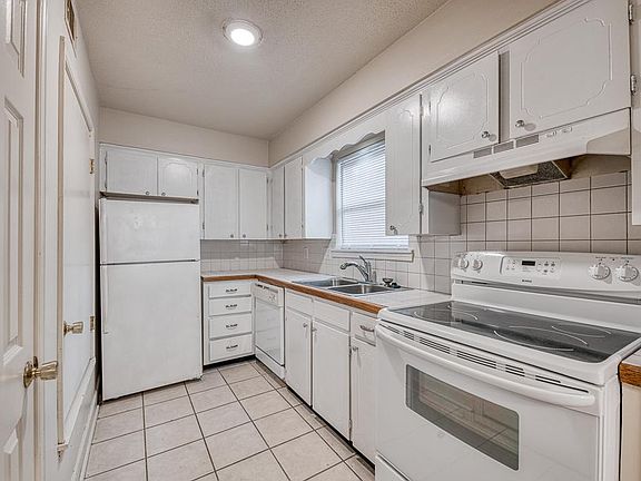 4th image of 601 Mimi Ln APT 1