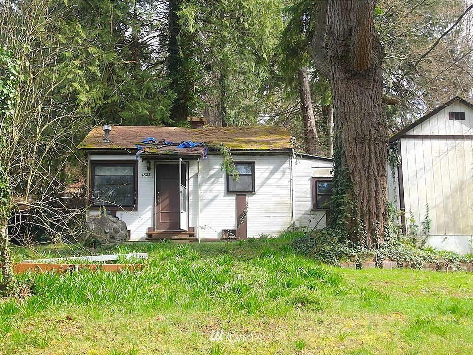 1st image of 1822 Marine Dr