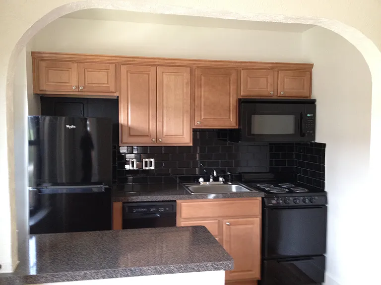 Longfellow Apartments — Photo 33