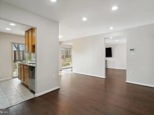 2304 Greenery Ln APT 101-15, Silver Spring, MD 20906