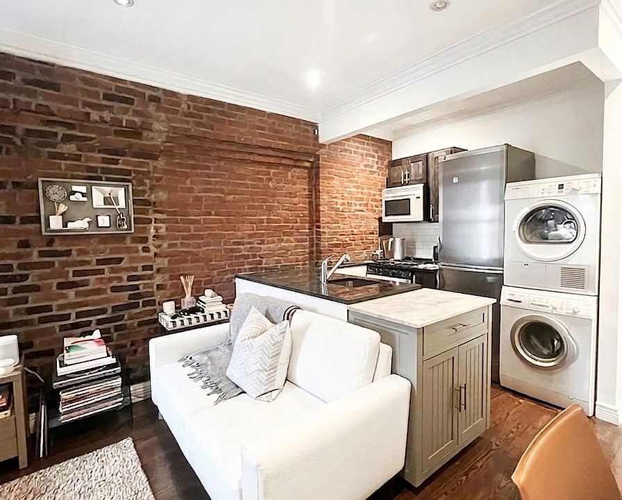 2nd image of 244 E 78th St APT 3C