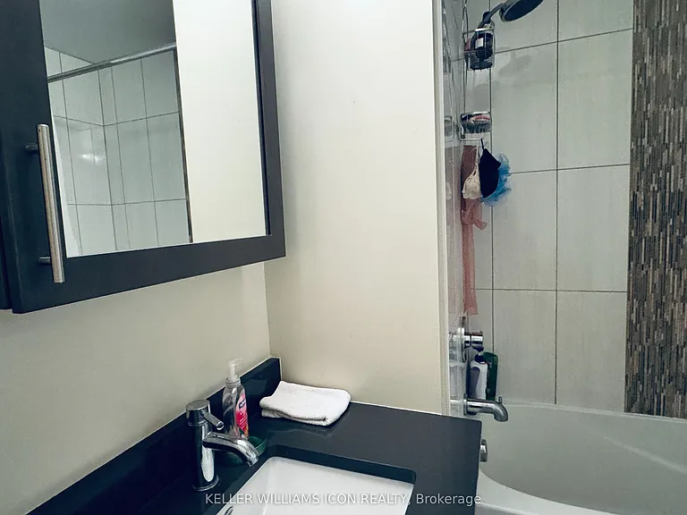 40 Nepean St #301 — Photo 17