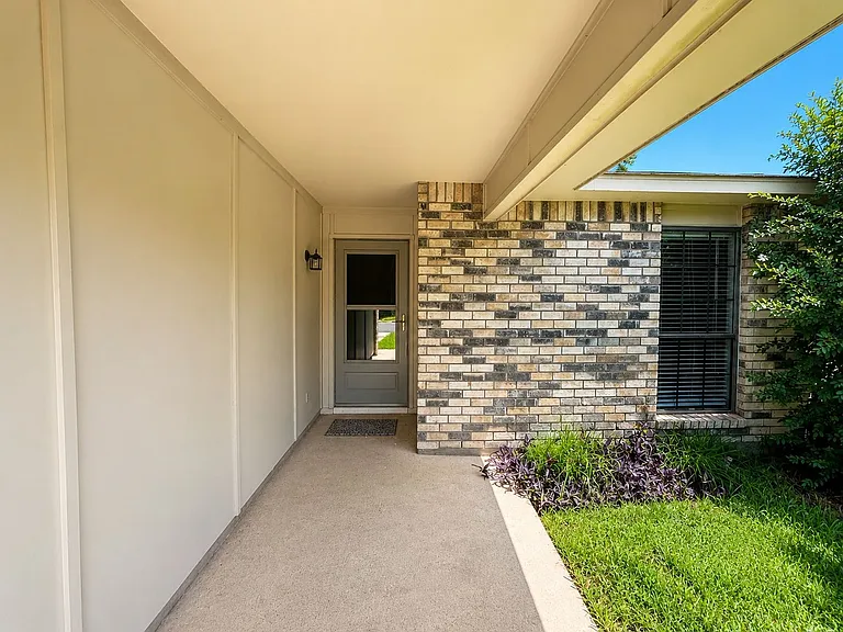 805 Circle Cove Dr — Photo 6