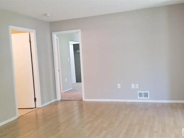255 Wycoff Way W — Photo 9