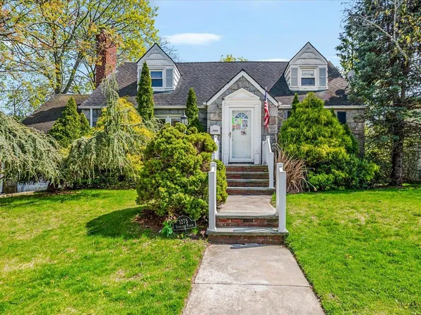 1275 Sturlane Place, Hewlett, NY 11557