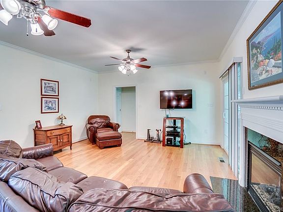 5th image of 12107 Nithdale Pl