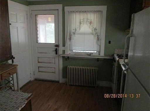 2nd image of 252 Thicket St