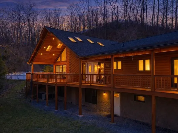 112 Hawks Nest Rdg, Cullowhee, NC 28723