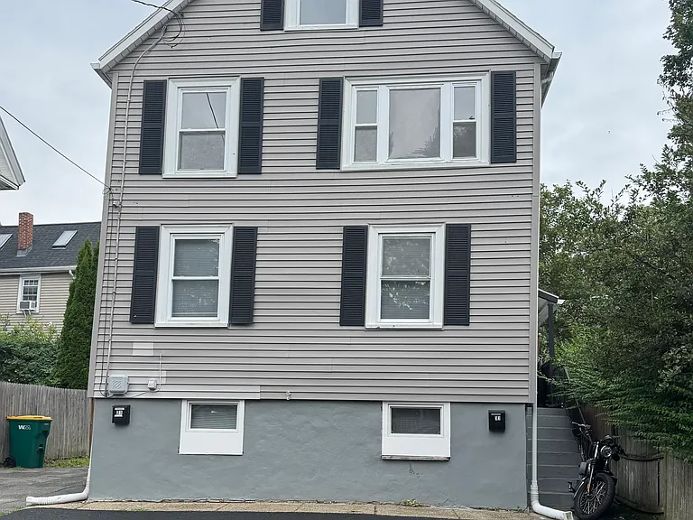 33 Park St — Photo 1