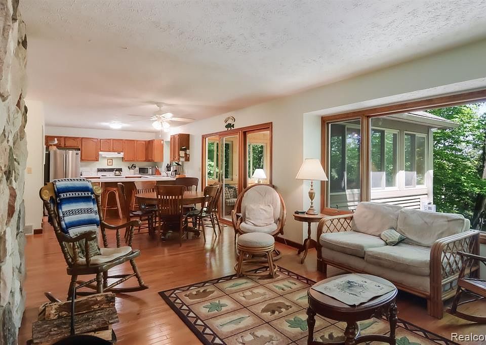 4197 Lakeview Trl E, Traverse City, MI 49696 MLS 20230042742 Zillow