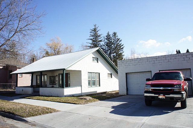 1st image of 555 S Higbee Ave