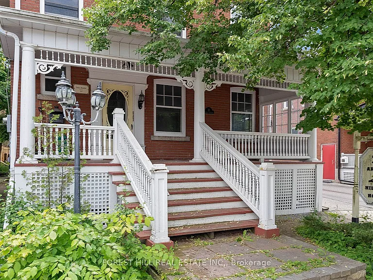 36 Arnold Cres #UPPER — Photo 2