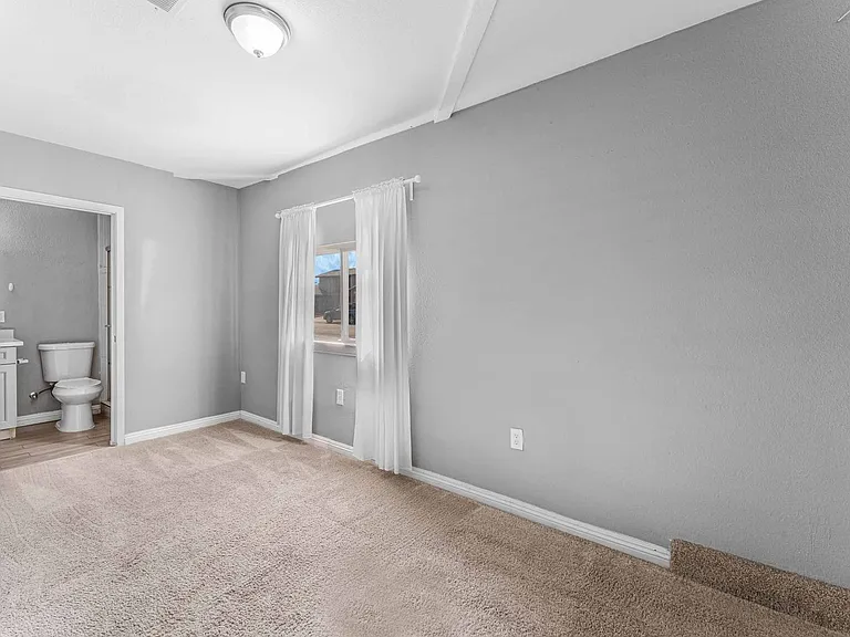 3636 Tempe St — Photo 18