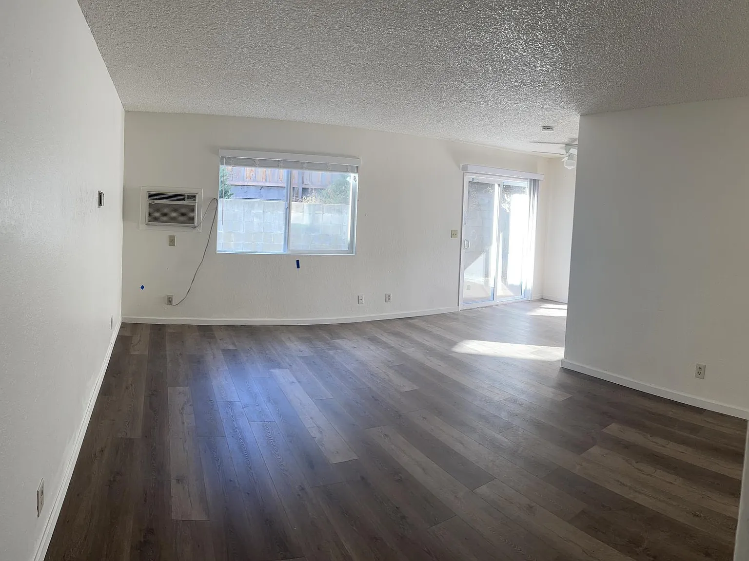 2 bed, 900 sqft, $2,200 — Photo 4
