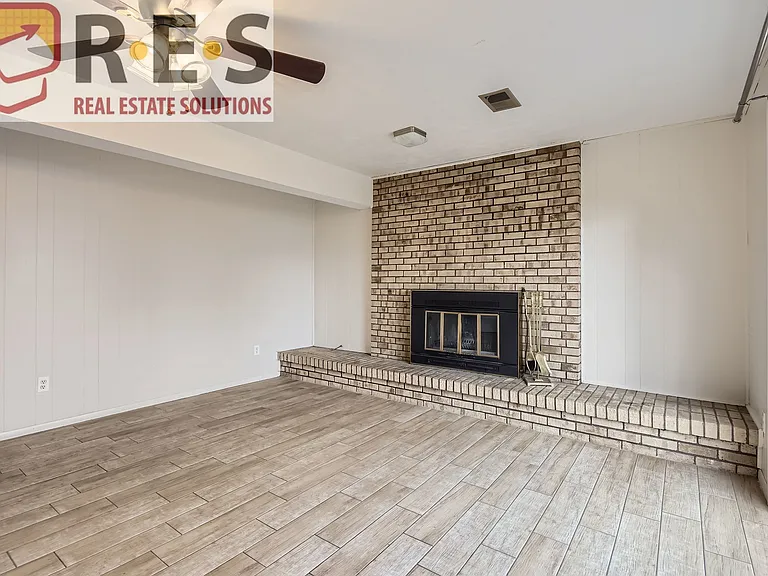 4733 S Willow St — Photo 8