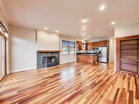 4th image of 1634 N Wolcott Ave APT 3
