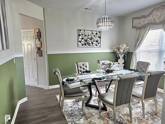 Formal Dining