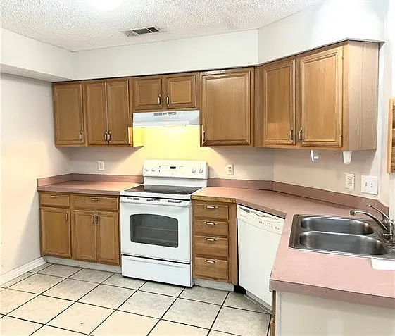 130 S Cherrywood Ln — Photo 4