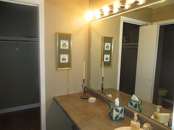 4th image of 9535 S Pointe Lasalles Dr