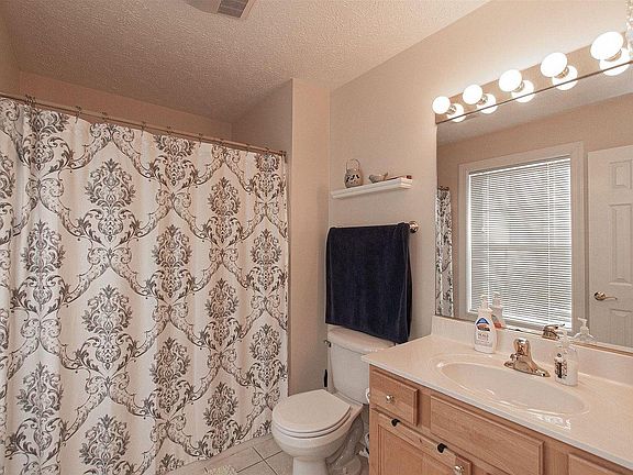 4th image of 535 Oaktree Blvd
