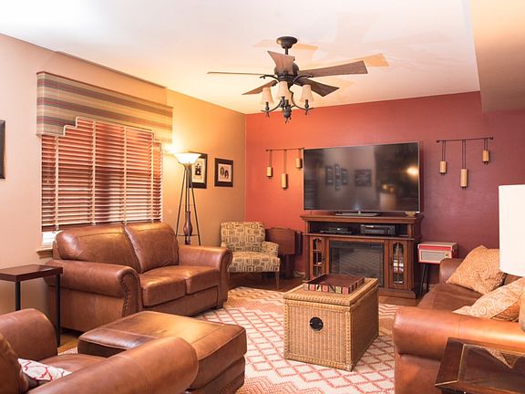 4th image of 107 Meadowcrest Ln