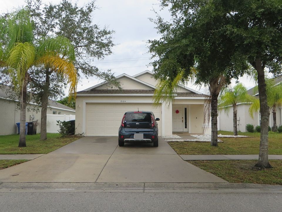 1st image of 8104 Carriage Pointe Dr