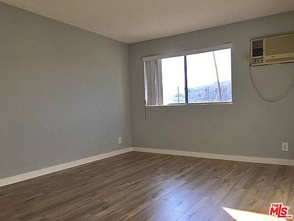 5th image of 2130 Fair Park Ave APT 204