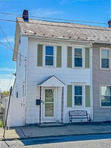 752 3rd St, Catasauqua, PA, 18032