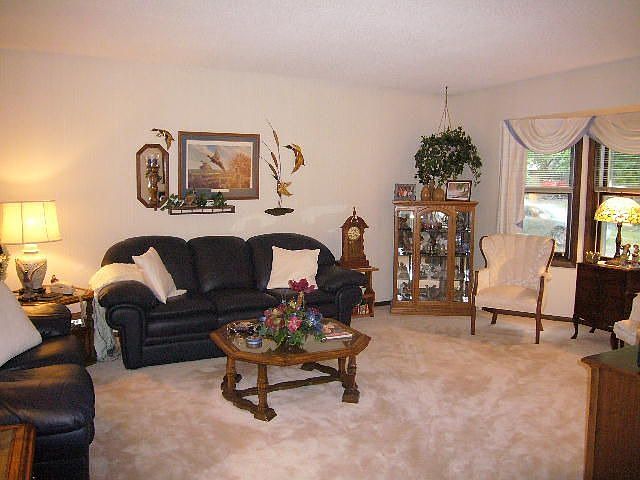 Wonderful formal living room and great maintained home!