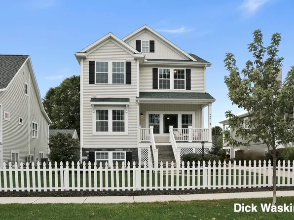 440 Summer Grove Dr, Douglas, MI 49406