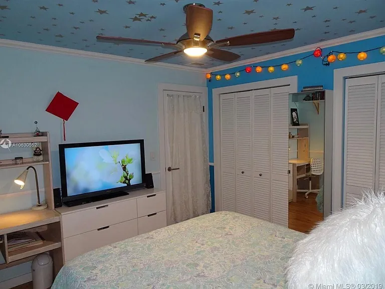 310 SW 9th Ave — Photo 19