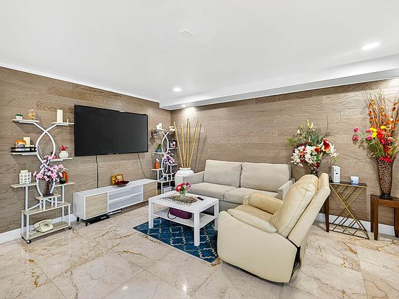 4th image of 2673 NW 59th Avenue