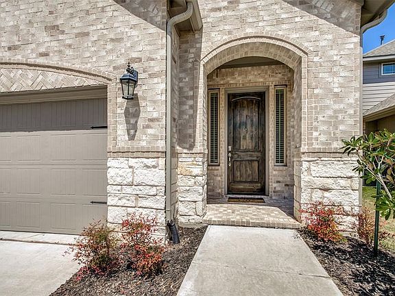 4th image of 723 Steppe Dr