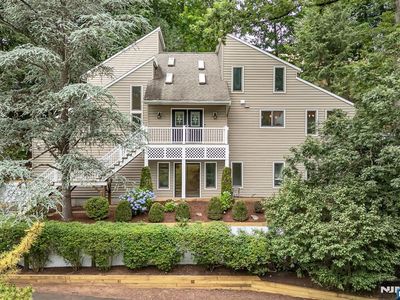 33 Berkshire Rd, Woodcliff Lake, NJ, 07677