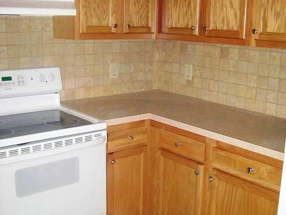 5th image of 343 Joseph St