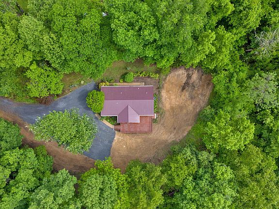 5th image of 501 Riverview Dr