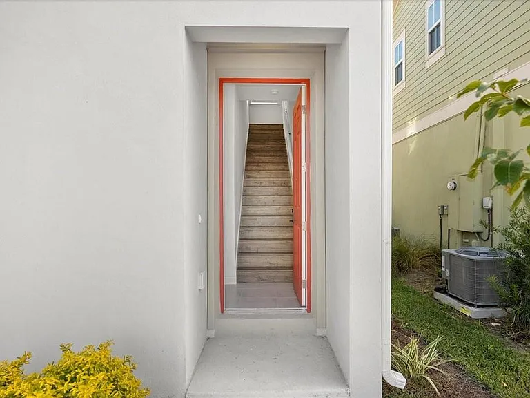 10535 Marconi Ave — Photo 2