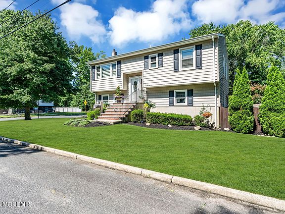 3rd image of 1505 Maple Avenue