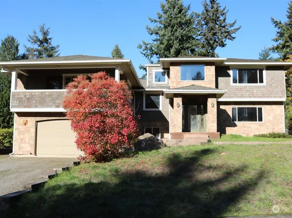 310 SW 203rd St, Normandy Park, WA 98166
