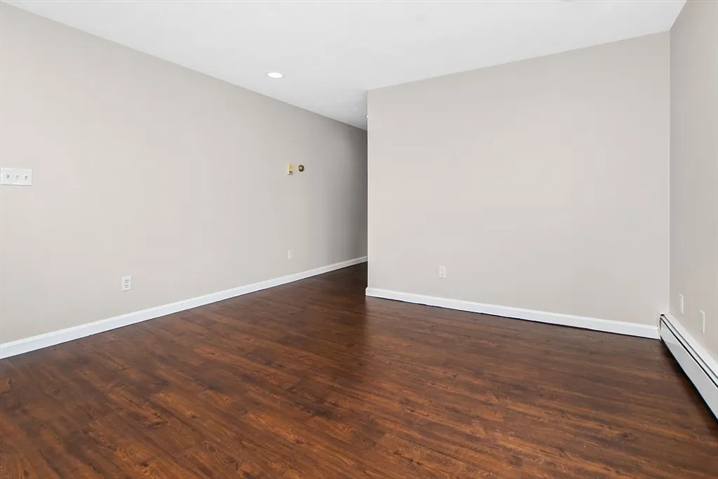 2 bed, 1.0 bath, 1000 sqft, $2,600 — Photo 3
